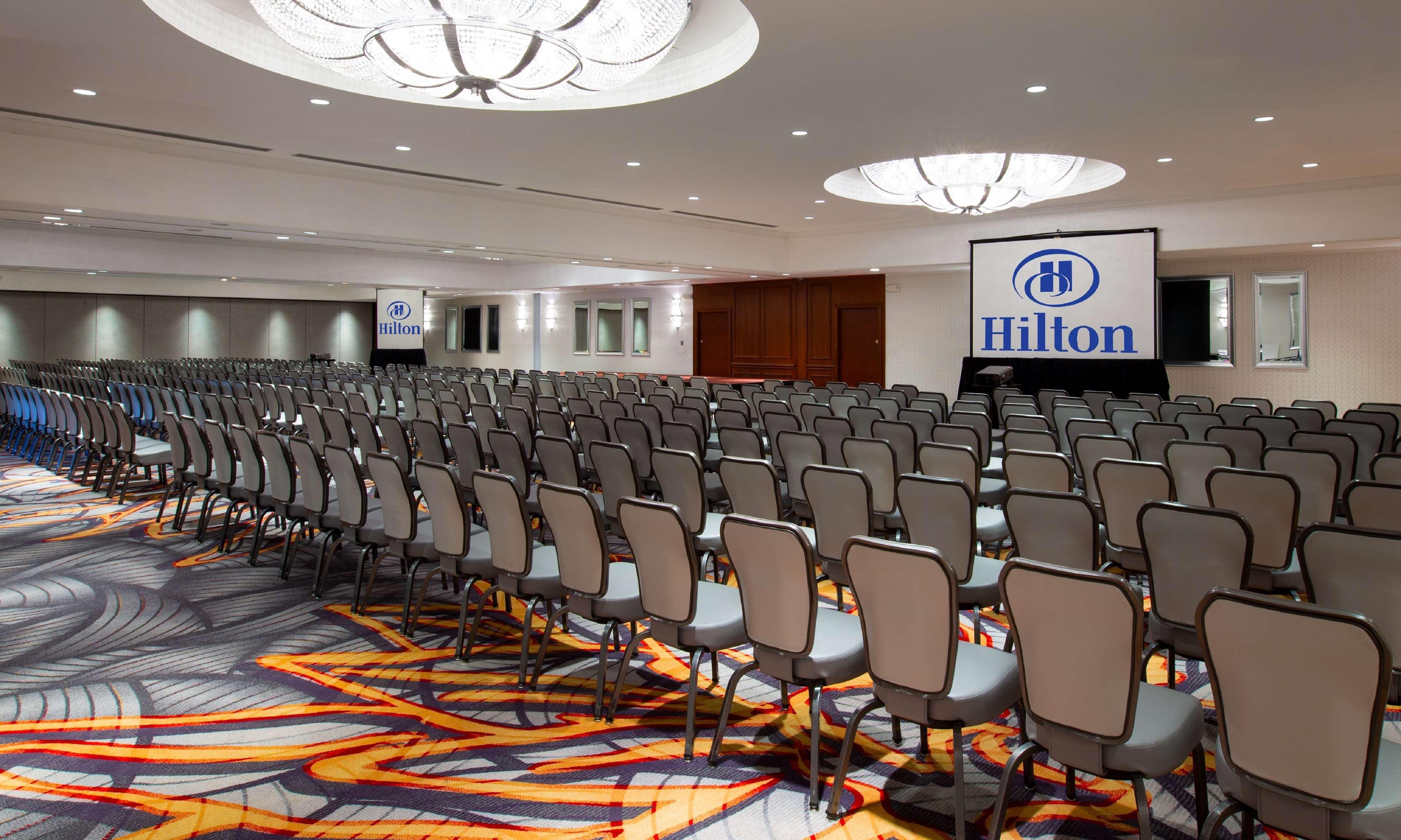 Отель Hilton Chicago/Нортбрук Экстерьер фото