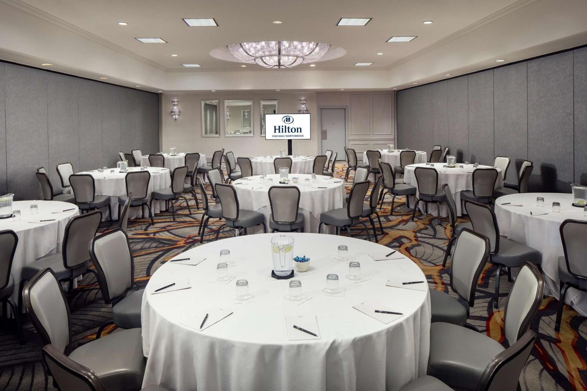 Отель Hilton Chicago/Нортбрук Экстерьер фото