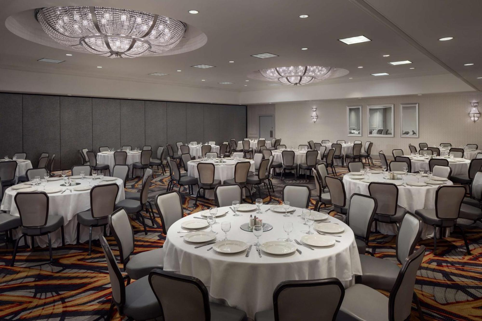 Отель Hilton Chicago/Нортбрук Экстерьер фото