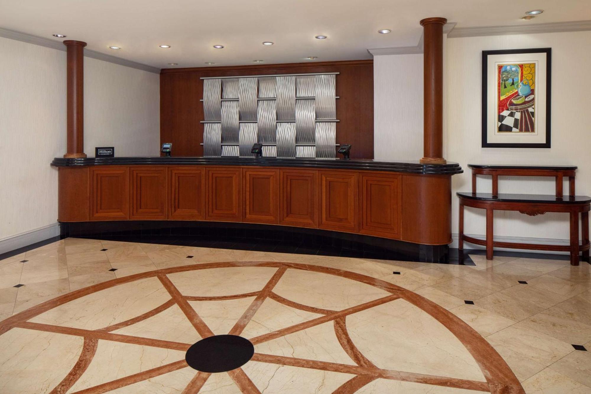 Отель Hilton Chicago/Нортбрук Экстерьер фото